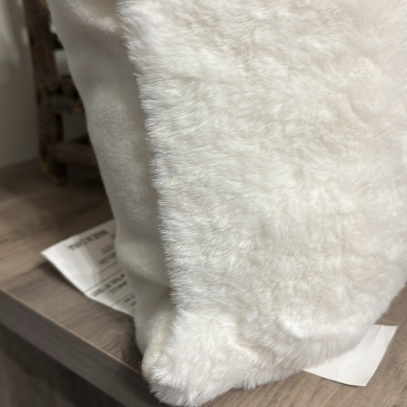 ENVOGUE CREEPY BEAR CRITTERS FAUX FUR HALLOWEEN THROW PILLOW NWT EMBROIDERY - Picture 9 of 15